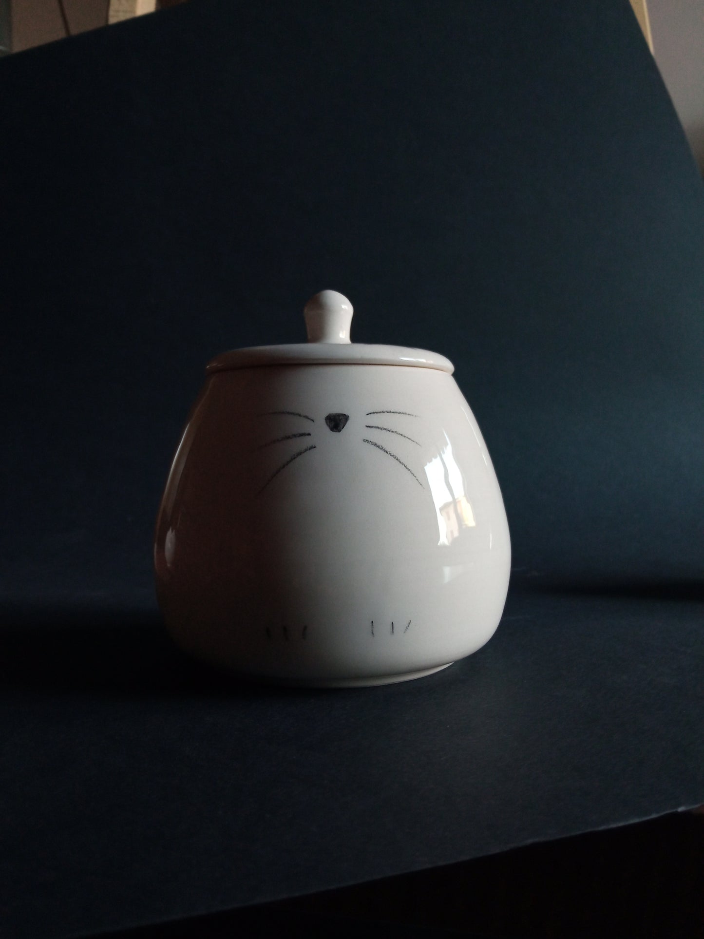 Sugar bowl