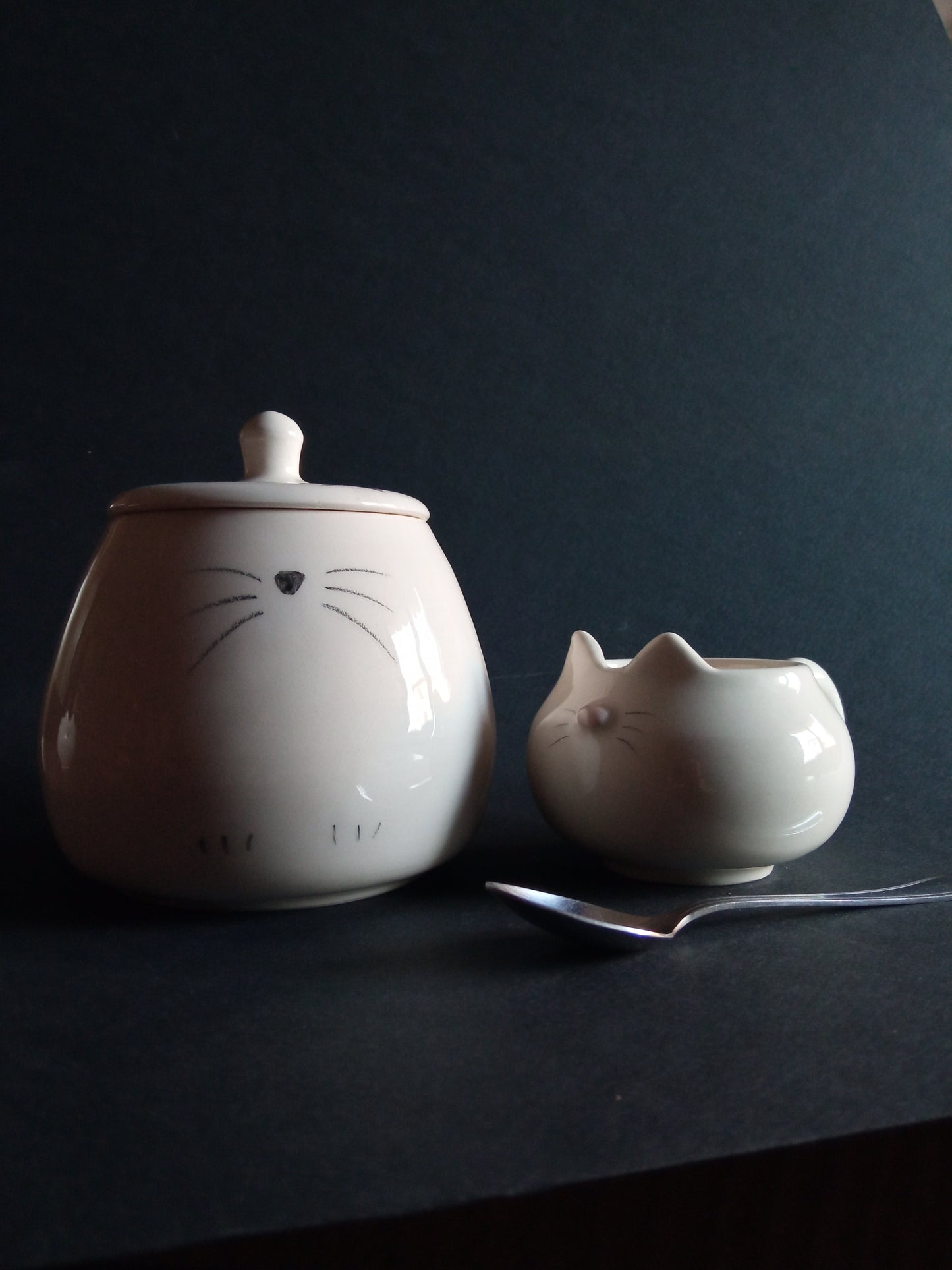 Sugar bowl